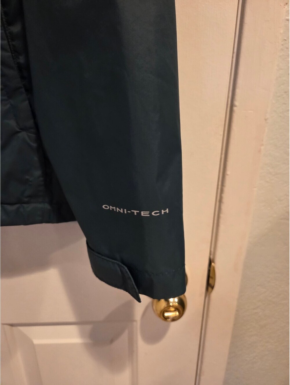 Columbia Men's XL Omni-Tech Waterproof Jacket with Hood - Picture 4 of 10